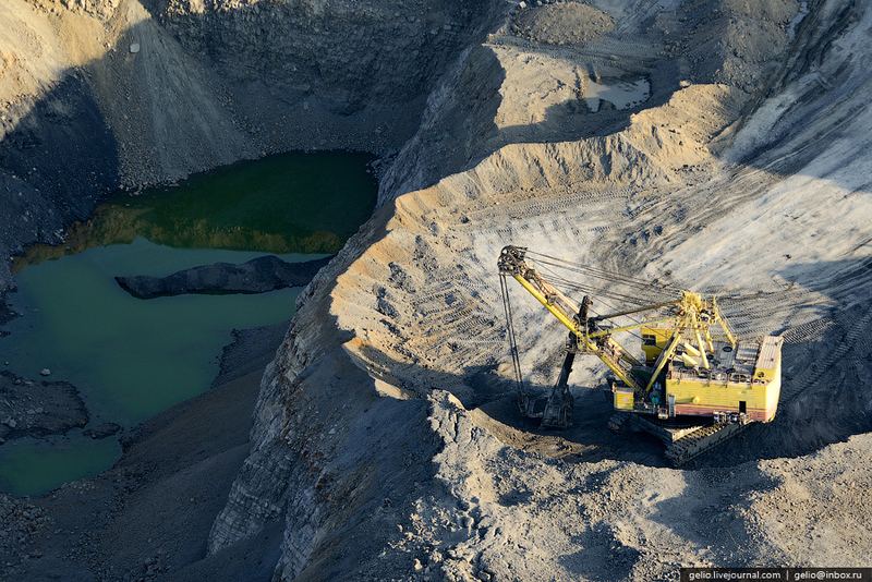 Illustration for article titled Former Soviet Mines Are Like Artificially Constructed Pits Of Hell